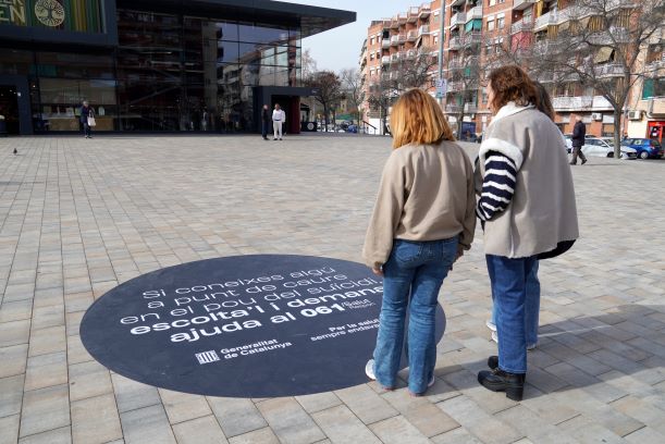 Campanya de prevenció del suïcidi a la plaça de la República de Sant Boi