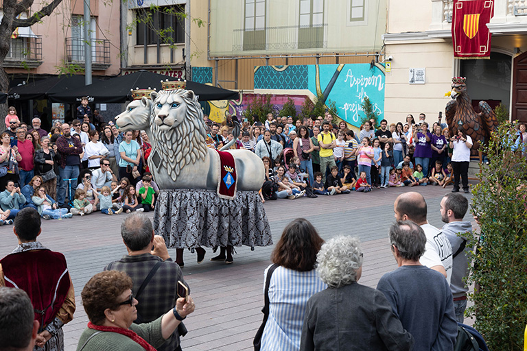 Presentació de Li Lleoni a la plaça de l'Ajuntament