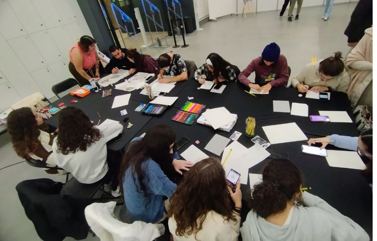 Taller per a joves al Mercat d'Art Jove