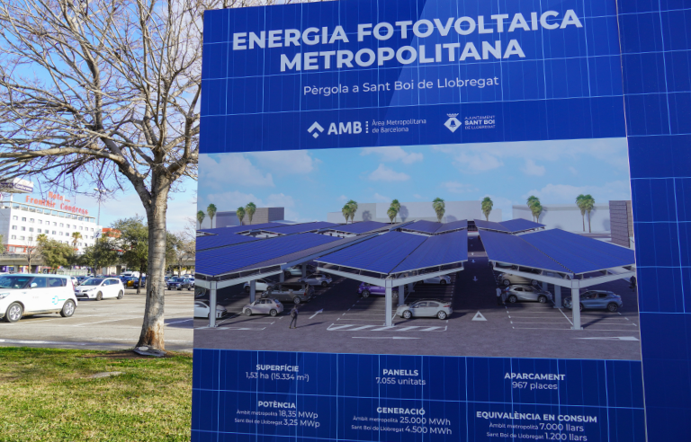 Aparcament del Centre Comercial Alcampo on s'instalarà la pèrgola fotovoltaica