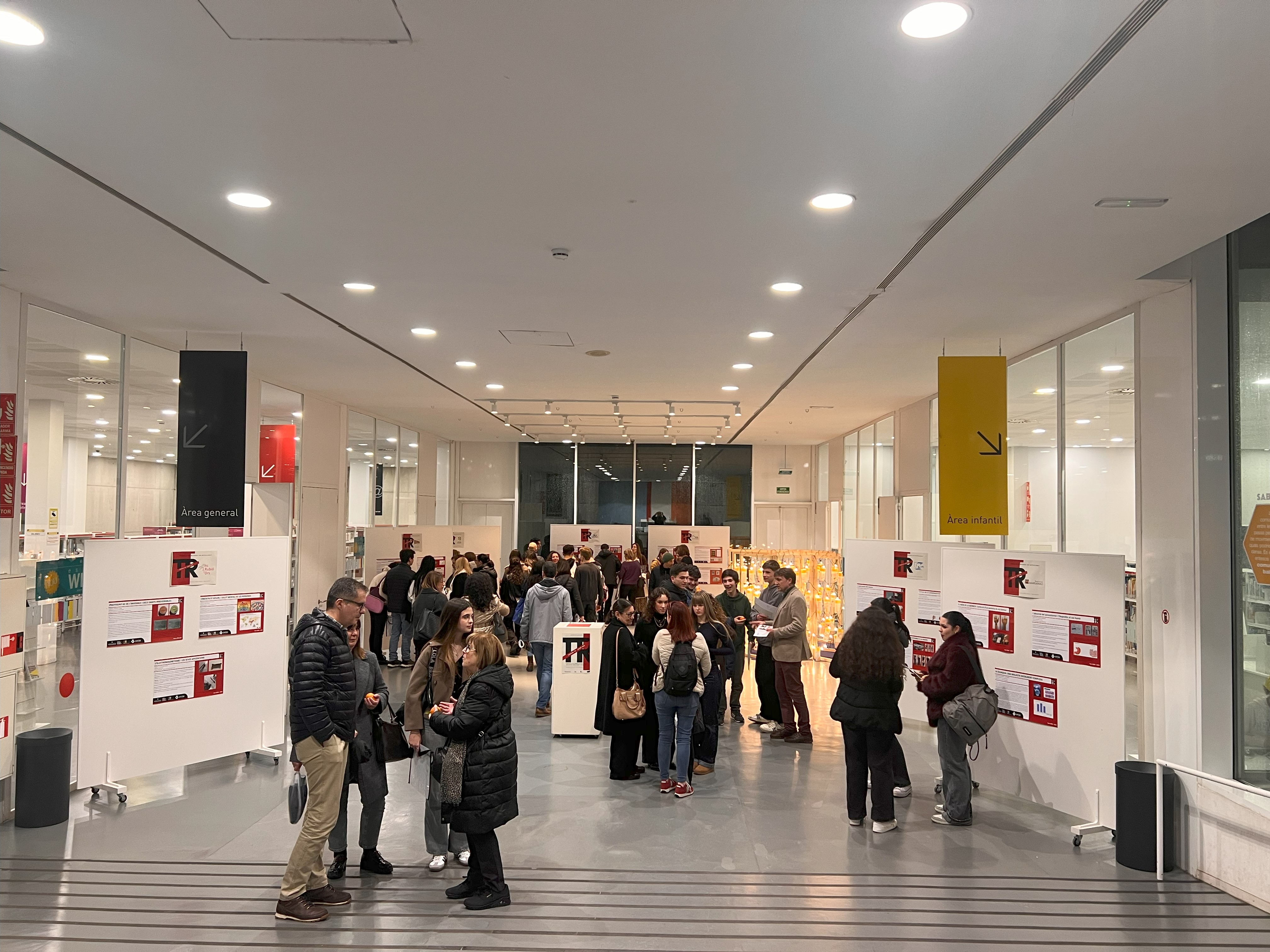 Exposició de cartells dels treballs del Fòrum de Recerca de Batxillerat