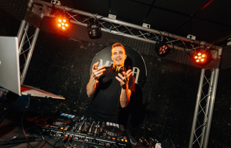 Dj Alex Gruess