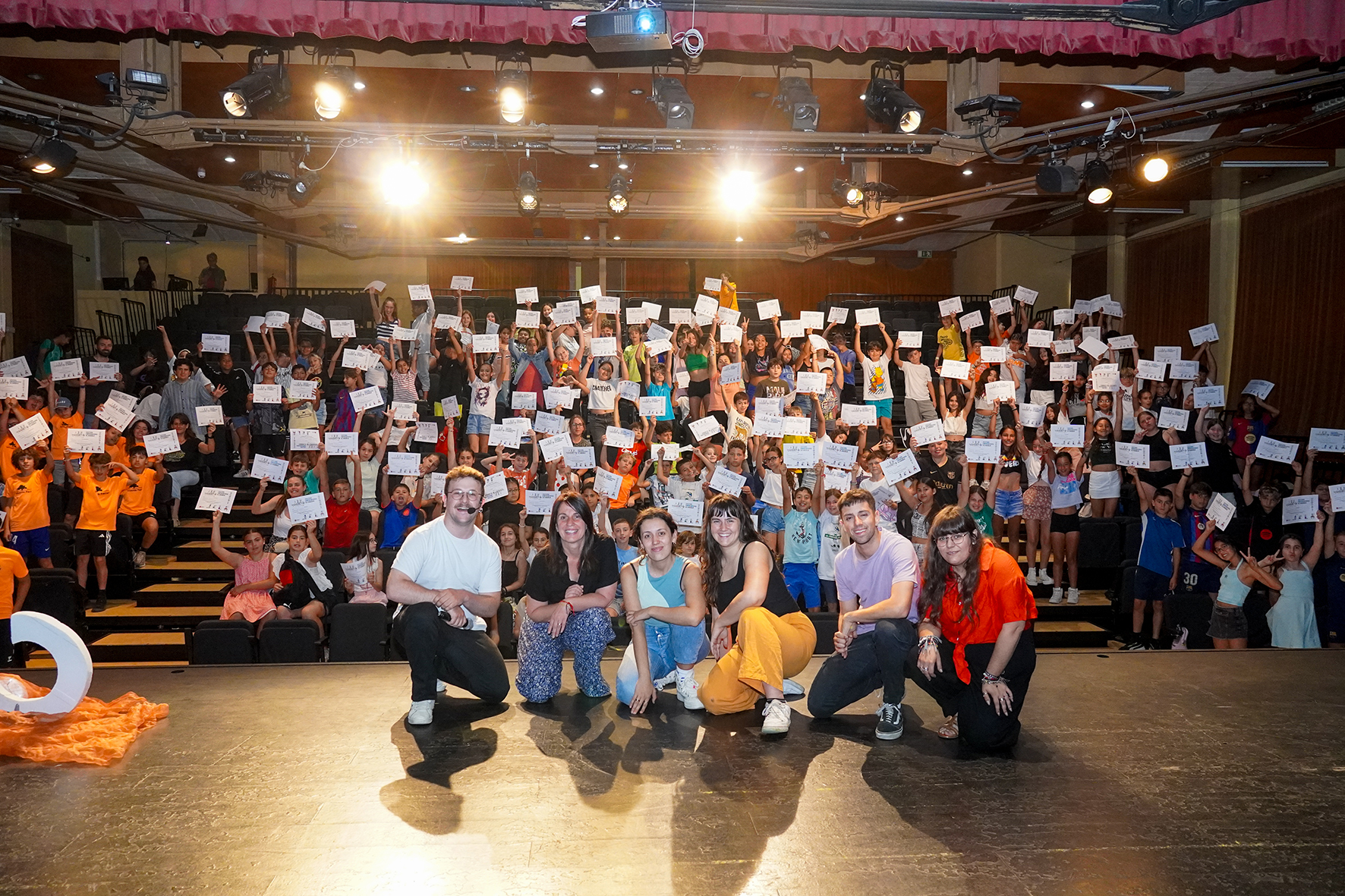 Foto de l'acte de cloenda de l'edició anual del projecte Cueme