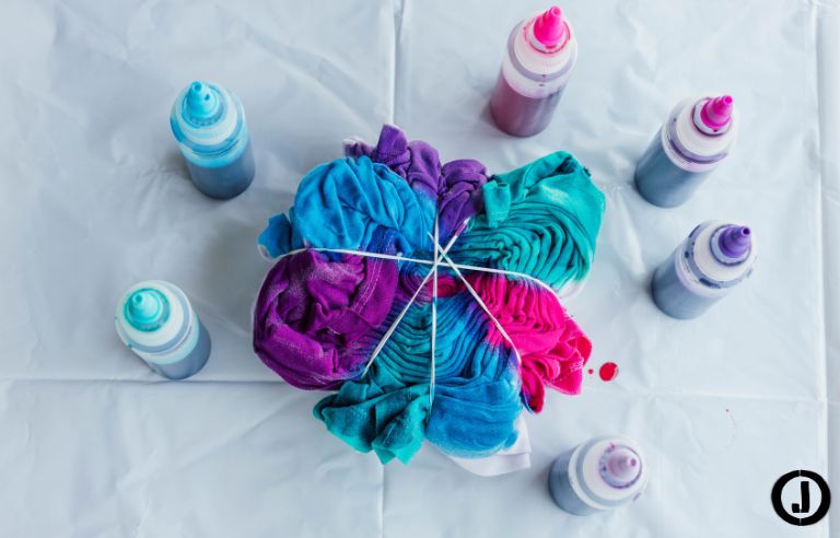 Taller samarreta tie dye per a joves