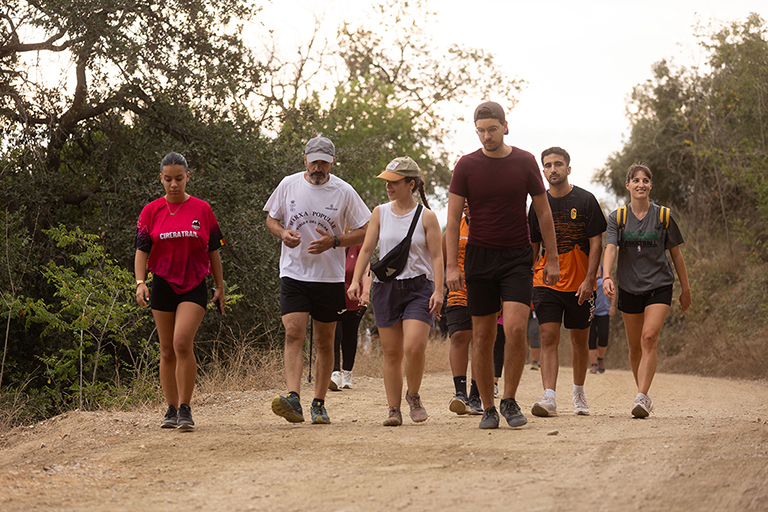 Pujada a peu camí de l'ermita per la muntanya de Sant Ramon