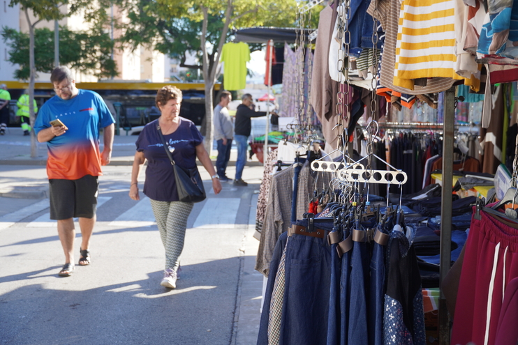 Imatge del mercat ambulant dels dimarts a Ciutat Cooperativa