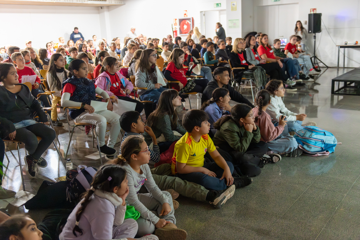 La sala de L'Olivera s'ha omplert de nens i nenes