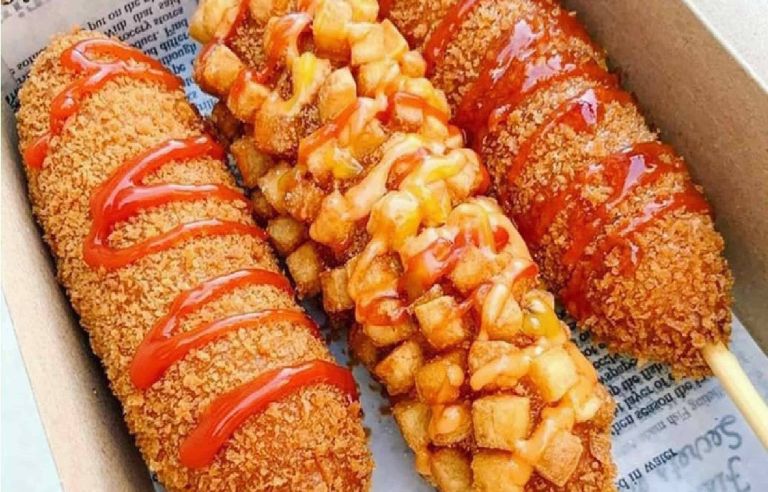 Taller cuina hot dogs coreans per a joves