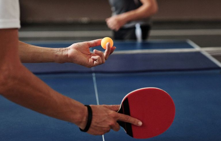 Tarda de ping-pong jove