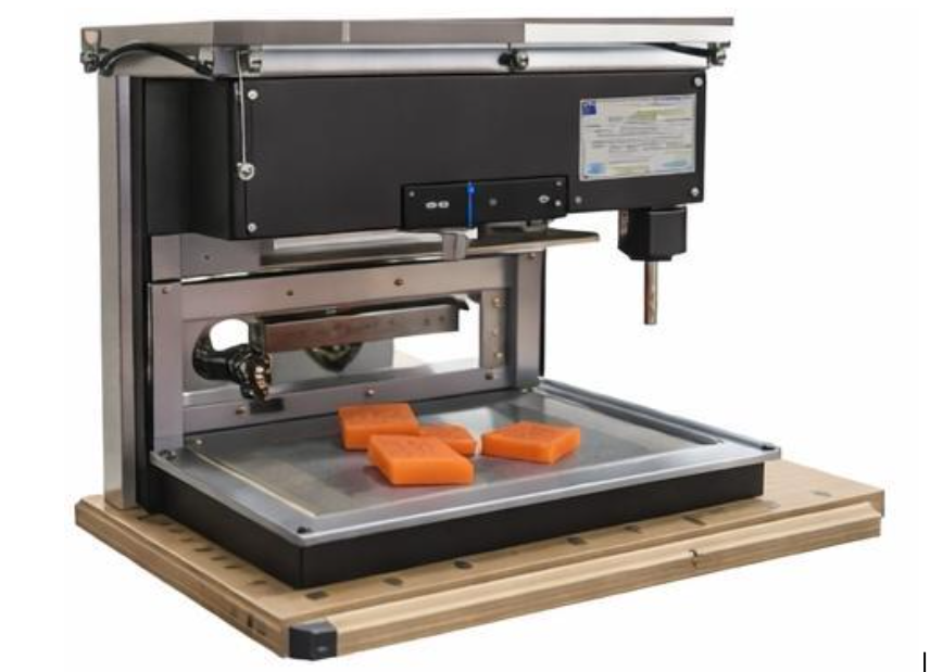Creació de motlles i Termoconformadora