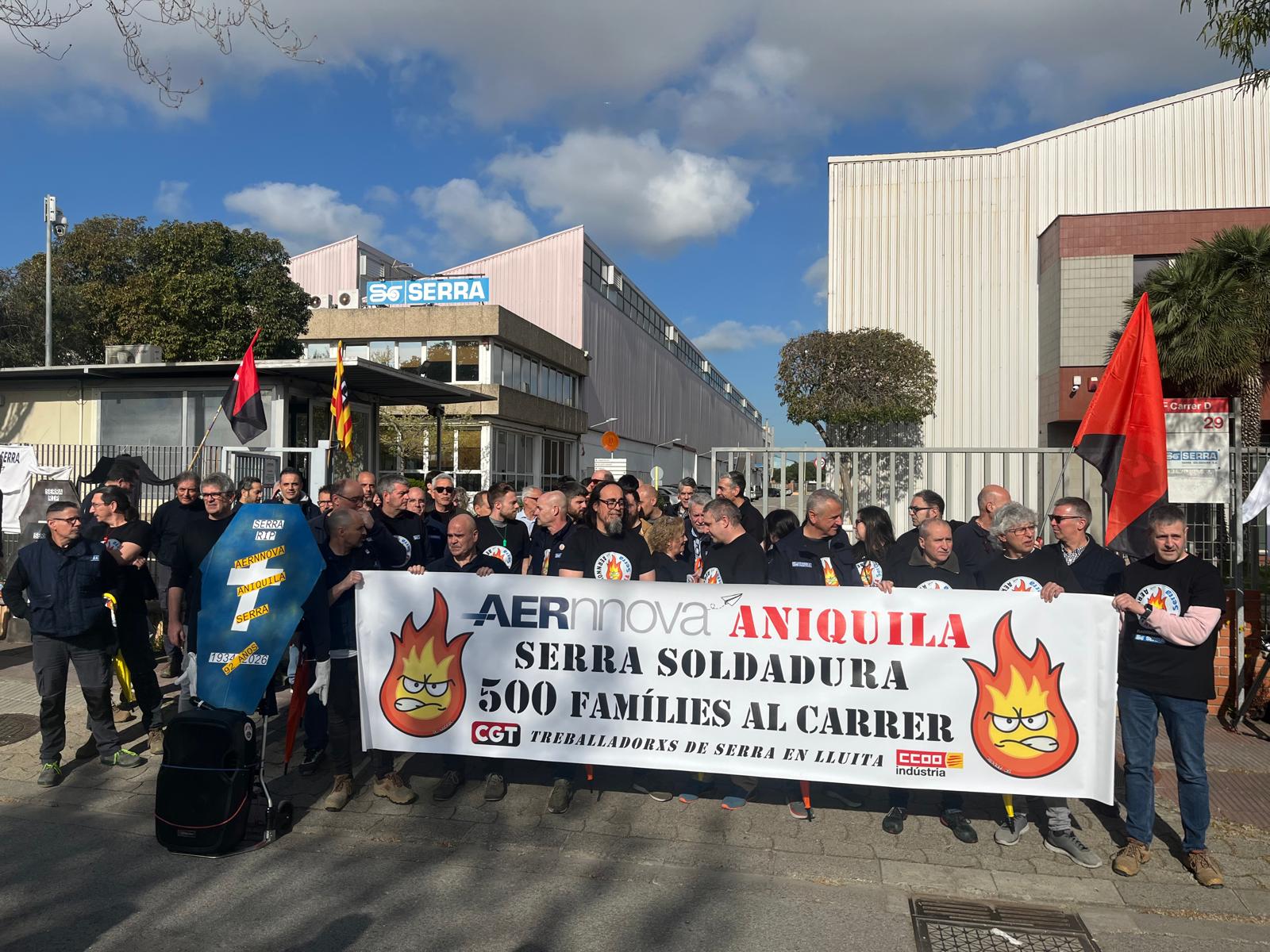 Concentració de protesta de la plantilla de l'empresa a la Zona Franca