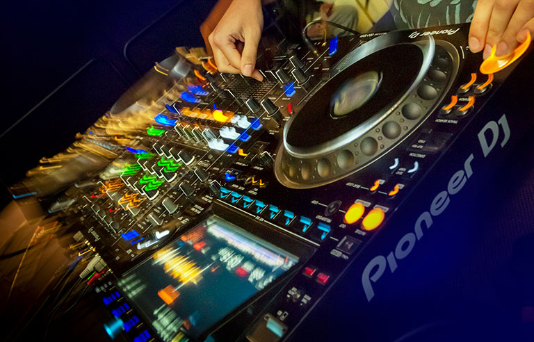 dj