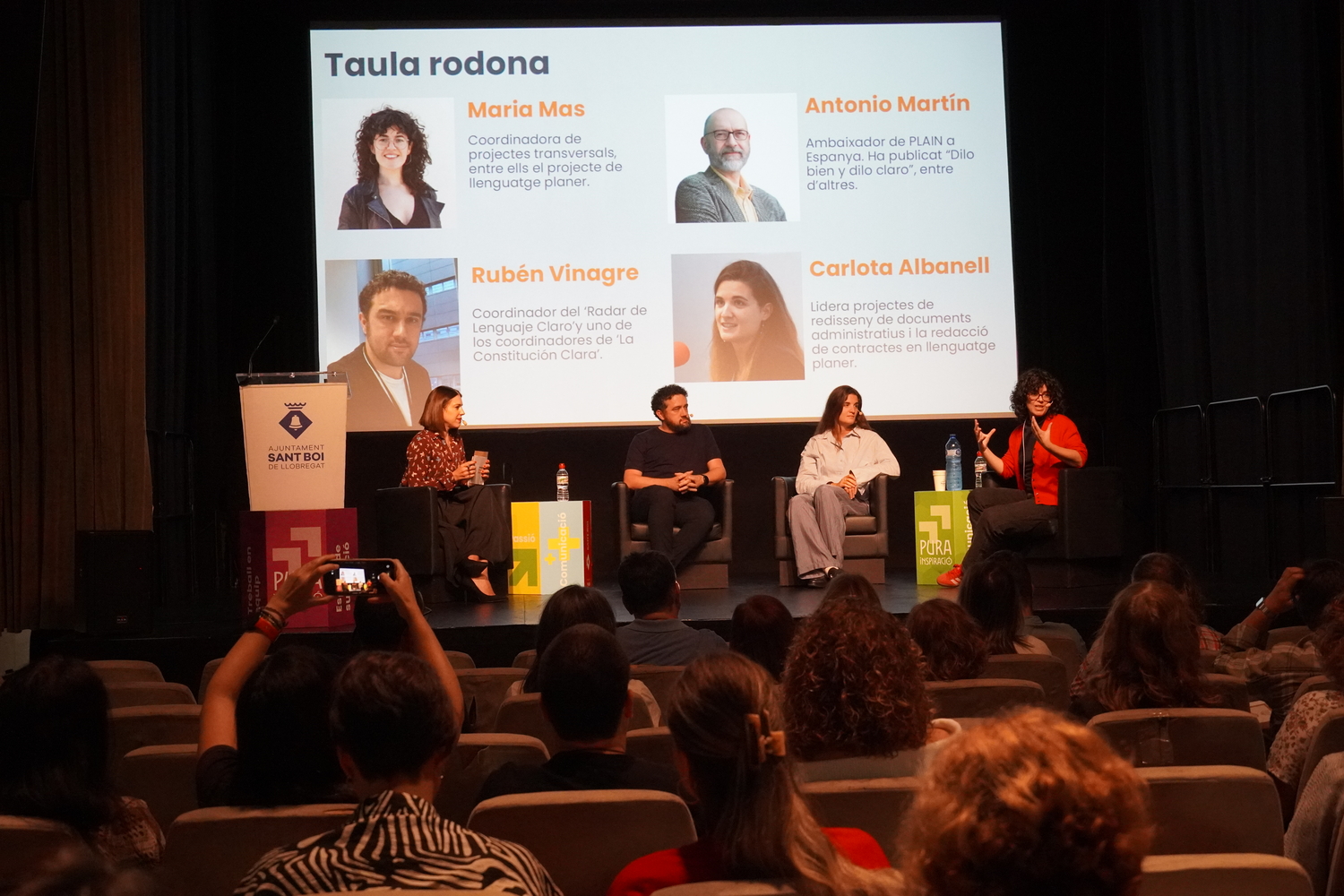 La taula rodona ha aplegat especialistes en comunicació clara de diferents disciplines