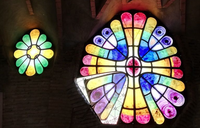 Antoni Gaudí llum i color