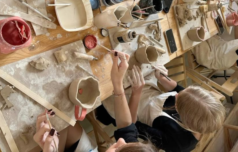 Taller de ceràmica per a joves
