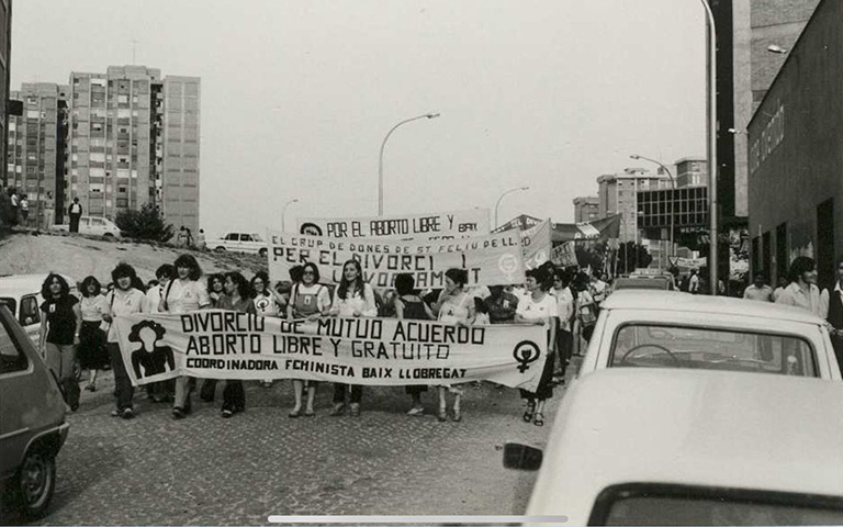 dones en una manifestació del 8 de març