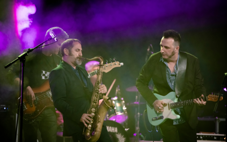 Concert amb Sultans of Swing a Plaça Agricultura 