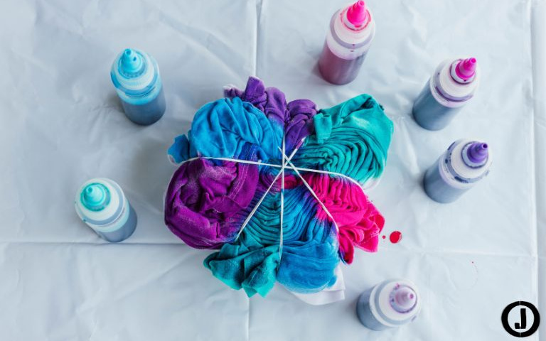 Taller samarreta tie dye per a joves