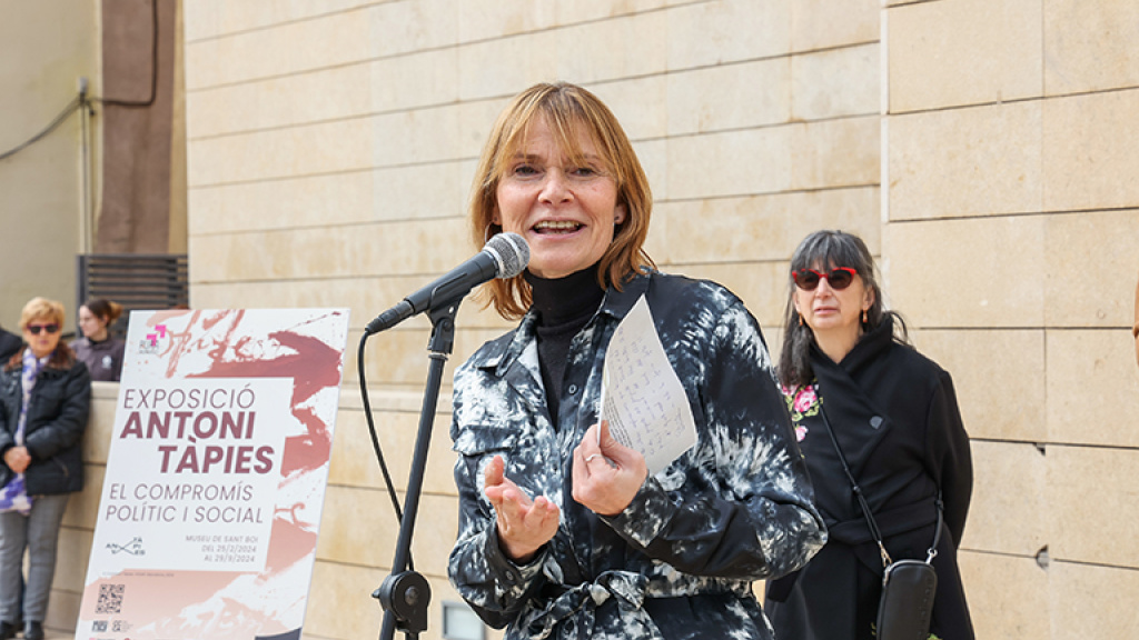 L'alcaldessa, Lluïsa Moret, a l'acte d'inauguració de l'exposició