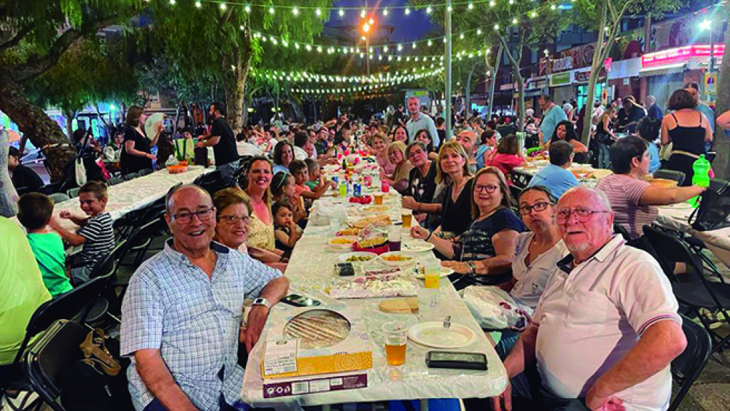 Sopar popular a les Festes de Barri Cooperativa