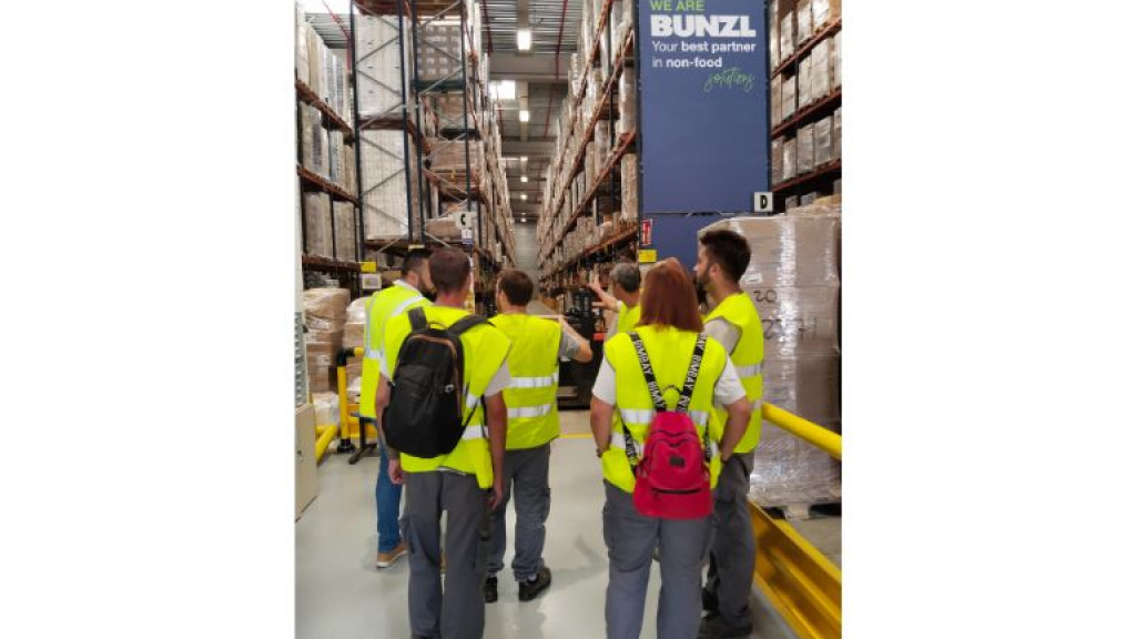 Alumnes del Servei Prelaboral Visiten l'empresa BUNZL