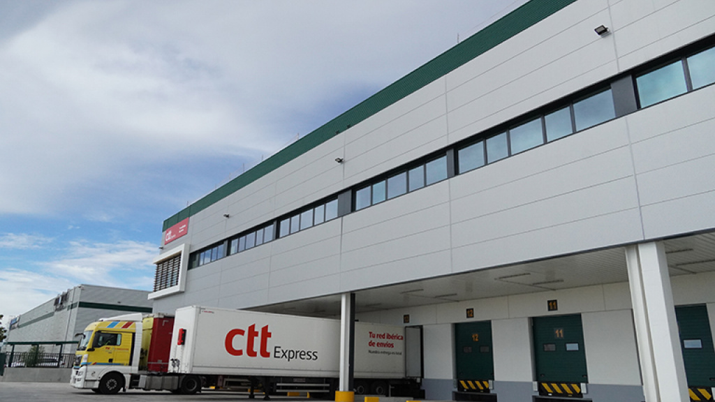 Nova nau de CTT Expréss al parc industrial Prologis