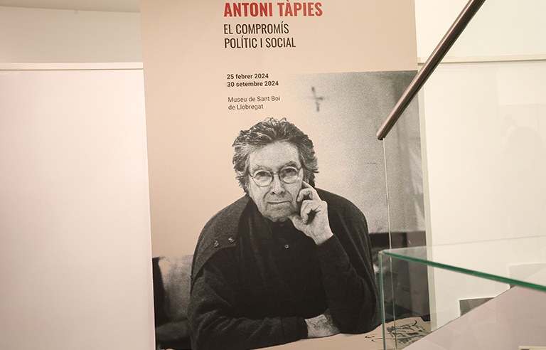 Cartell de l'exposició 'Antoni Tàpies. El compromís polític i social'