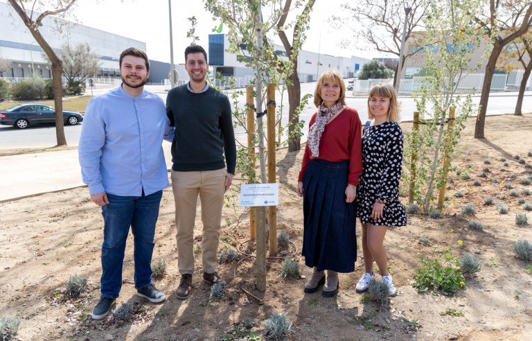 Visita a la placa d'Un arbre per Europa al Parc Ambiental de Torre de la Vila