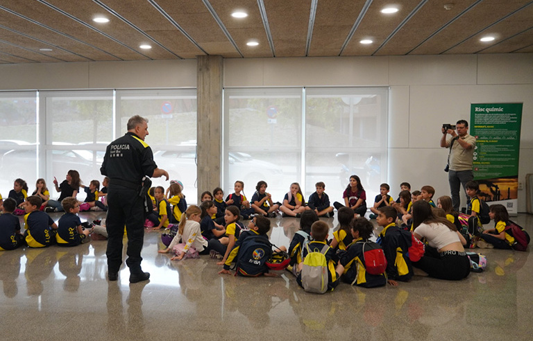 Alumnes de 2n de l'Escola Llor s'han confinat a l'interior de L'Olivera