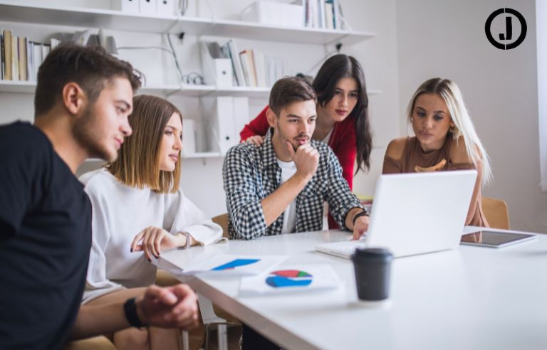 Sol·licita fer les pràctiques curriculars dels teus estudis a l'Ajuntament de Sant Boi