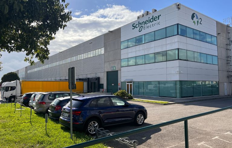 Façana de l'empresa Schneider al polígon Prologis Park