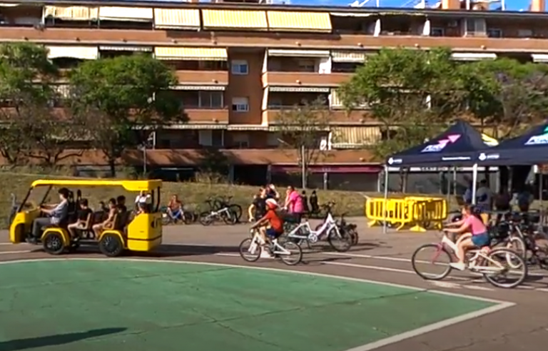 Bici-bus a la Plaça Teresa Valls i Diví