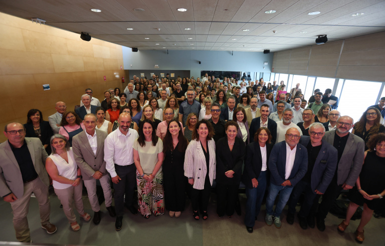Foto de familia presentació FP Dual