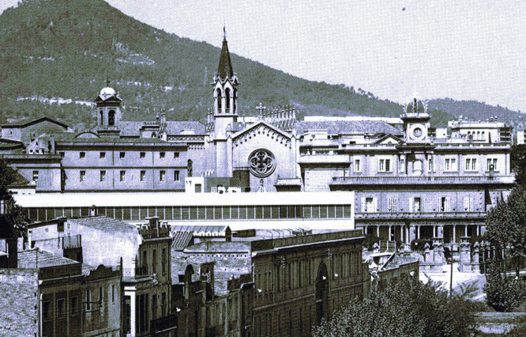 El carrer Antoni Pujadas i les institucions psiquiàtriques, a la dècada de 1960-70