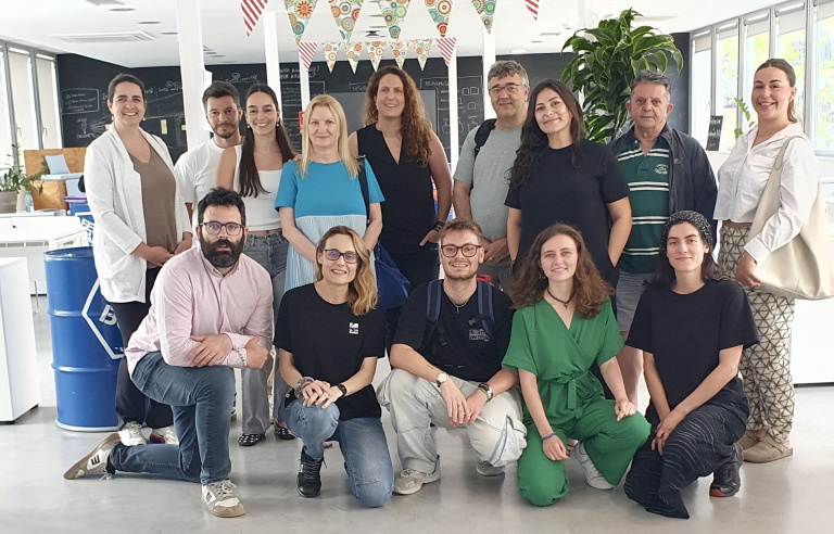 Foto de grup amb integrants de la comunitat innovadora de l'Espai Beta